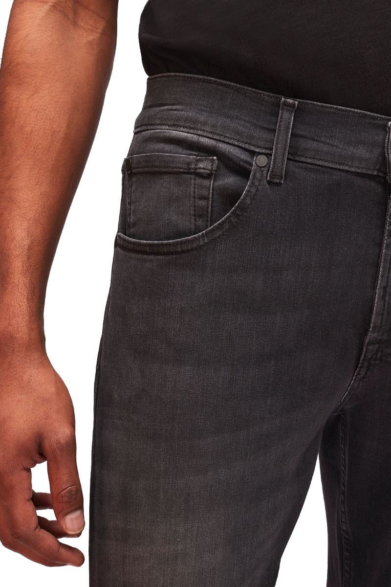 SLIMMY TAPERED LUXE PERFORMANCE PLUS JEANS Washed Black