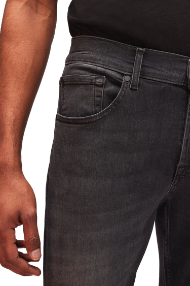 SLIMMY TAPERED LUXE PERFORMANCE PLUS JEANS